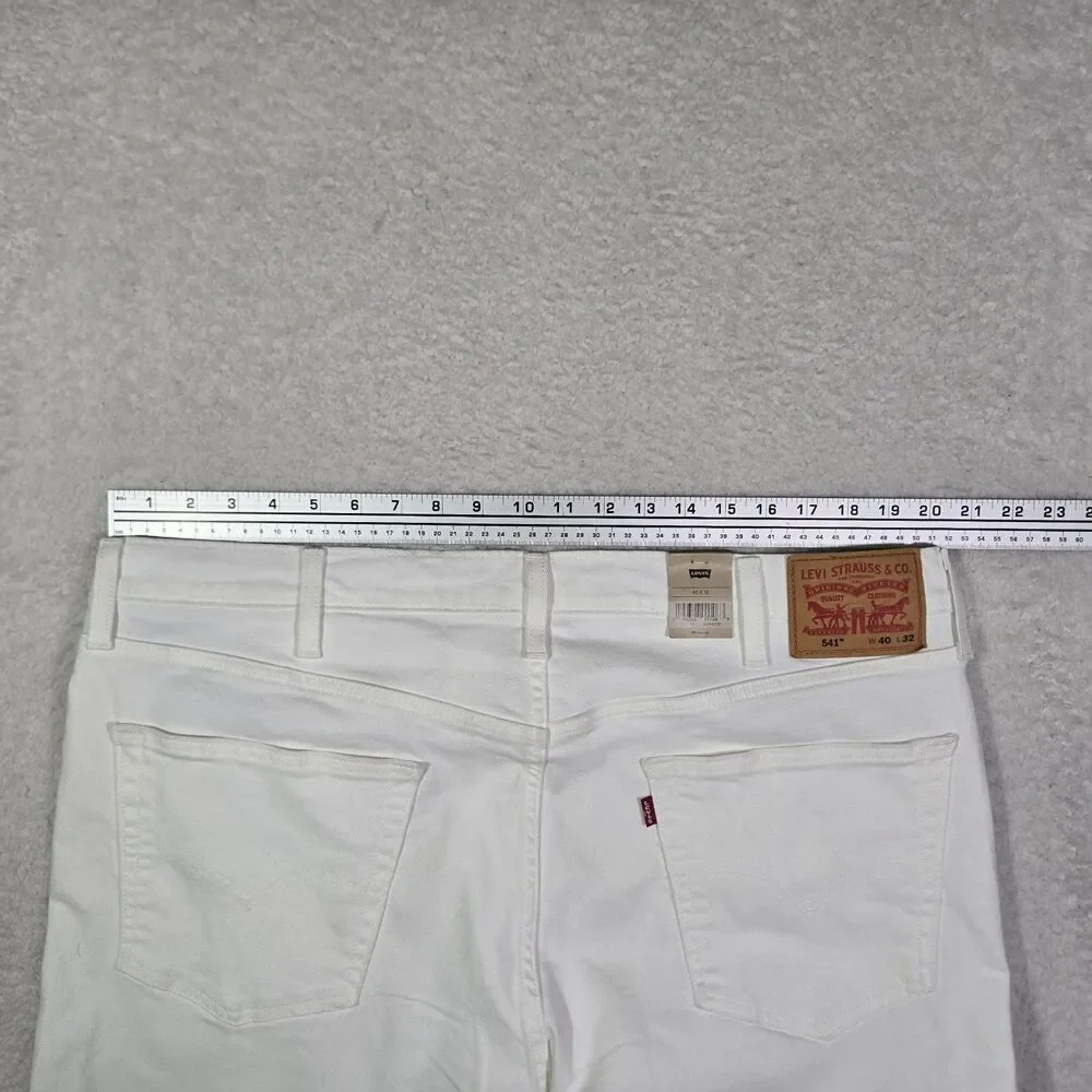 NWT Levis 541 Athletic Taper Mens White Stretch Comfort Jeans Size 40x32